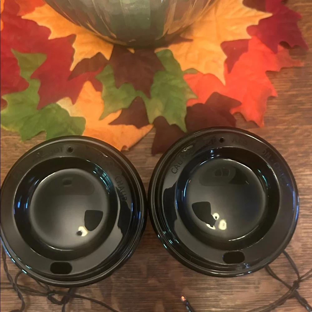 Starbucks Fall 2021 Black with Rose Design Plastic Reusable Grande 16 OZ Cups - Picture 4 of 6